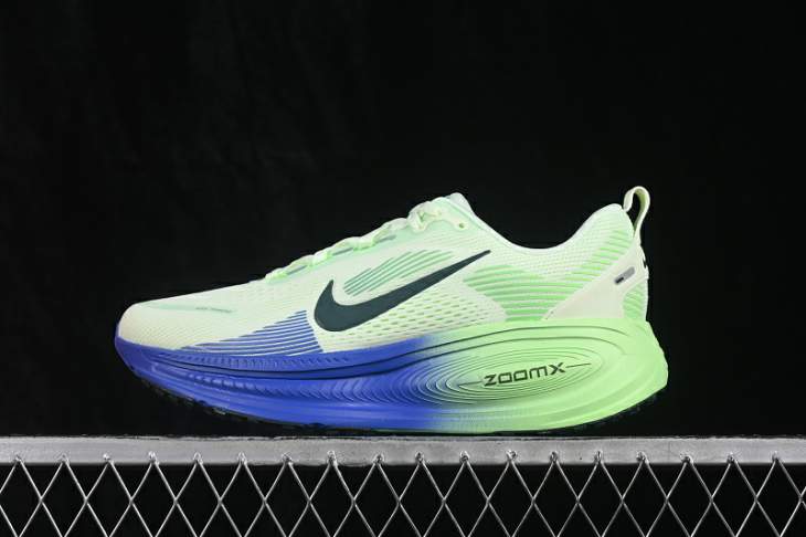 Picture of Nike Vomero 18 _SKUfw24265350284951534fw
